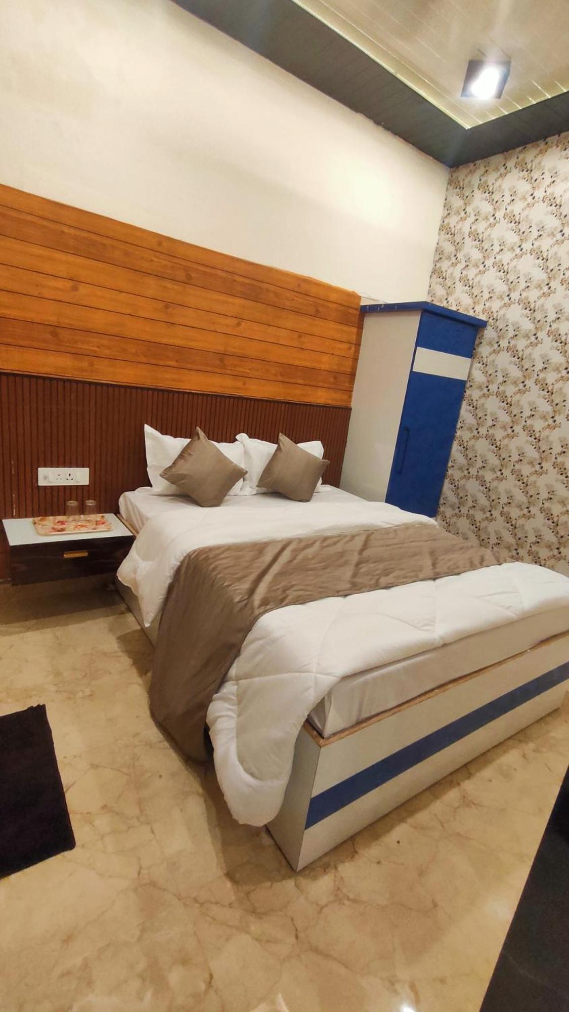 Hotel Sri Krishna Residency Váránasí Exteriér fotografie